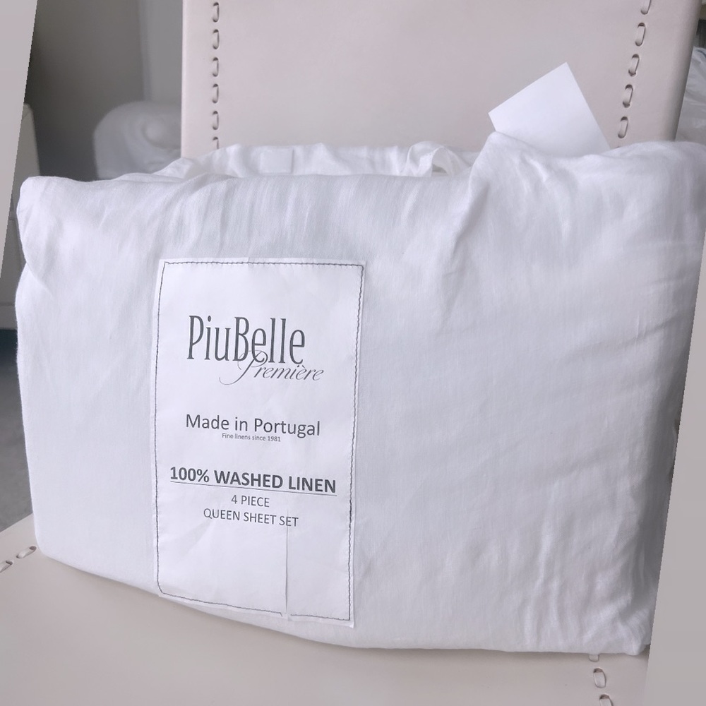 PiuBelle 100% washed linen 4 piece set. Made in Portugal.